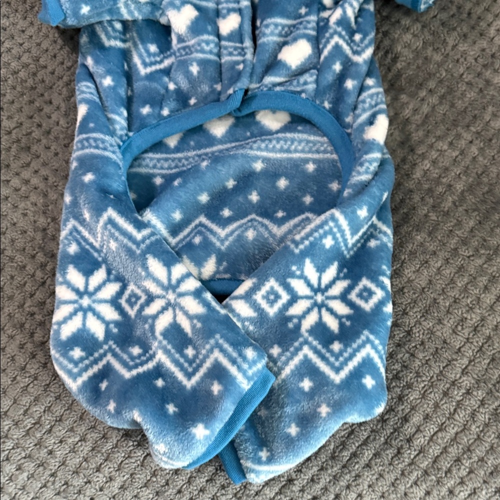 Cozy Blue Snowflake For Pets - Picture 6 of 8